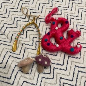 4 Christmas tree ornaments